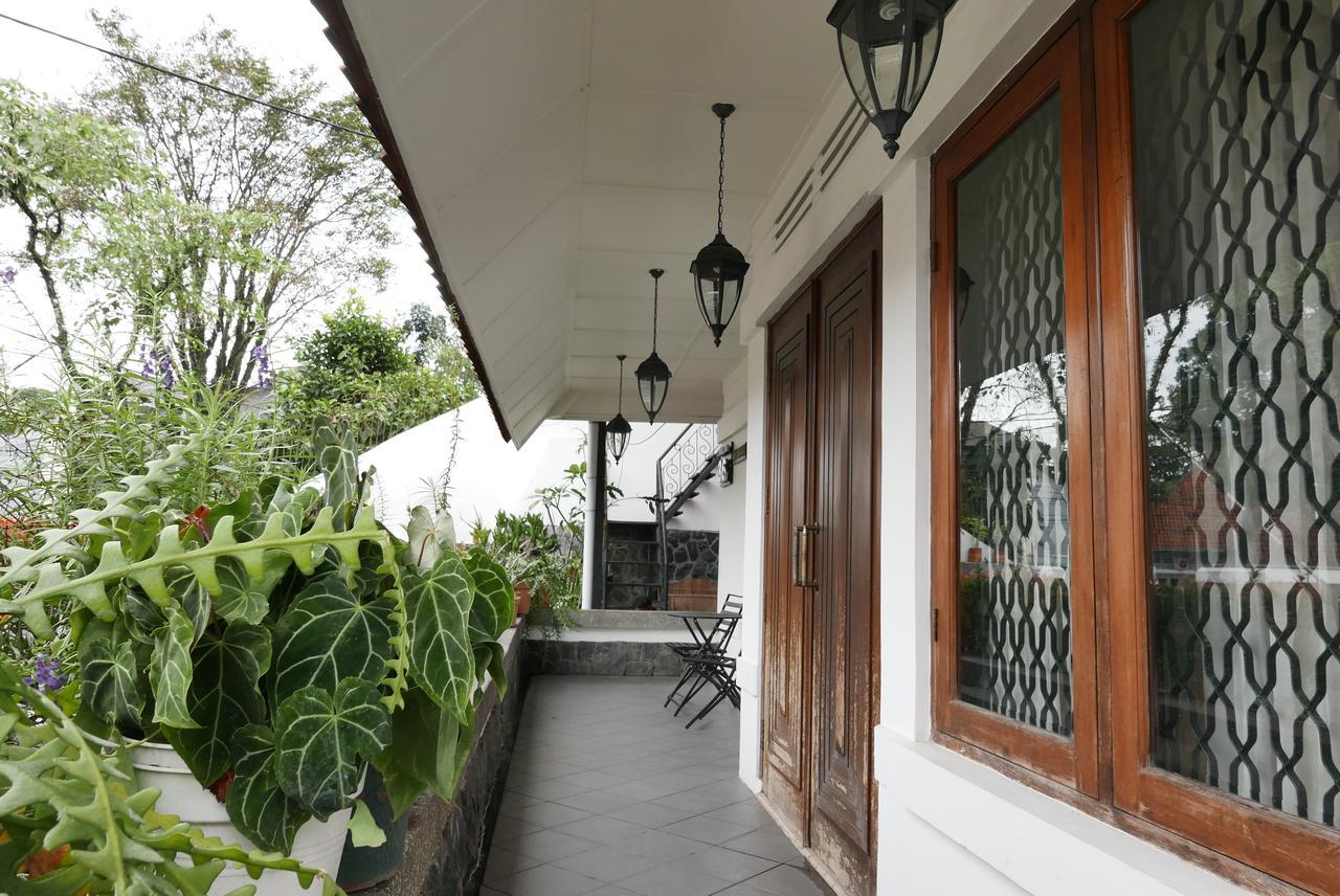 Ciwulan 36 Guest House Bandung Dış mekan fotoğraf